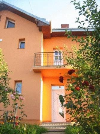 Lary Hostel Suczawa Zewnętrze zdjęcie